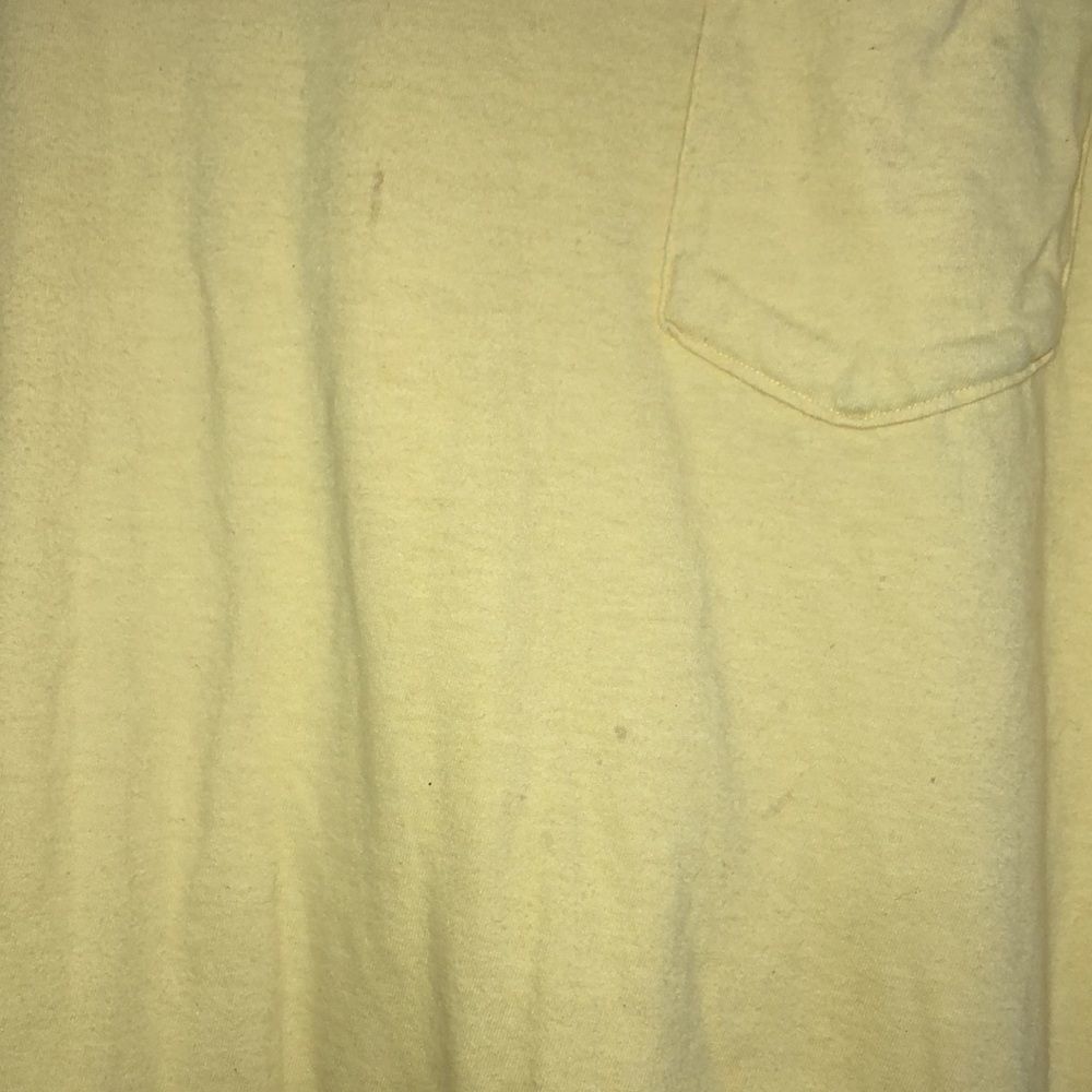 Men’s Salt Life Yellow Fish Tee - Picture 2 of 4